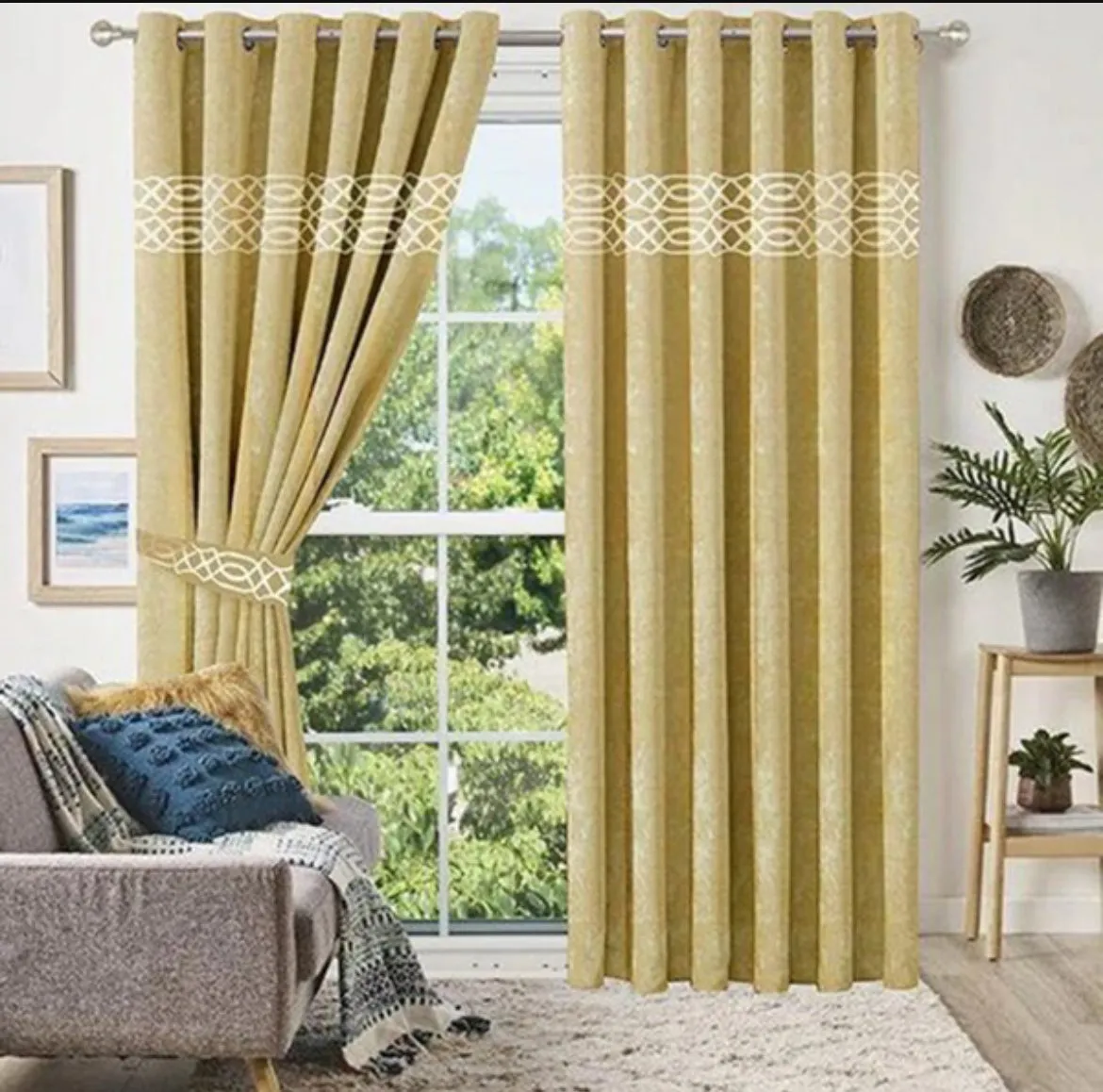 Luxury Velvet Curtains Front Border